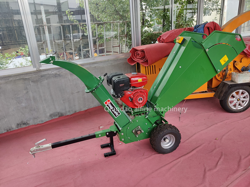 Durable ATV towable wood chipper 15hp gasoline mini wood chipper